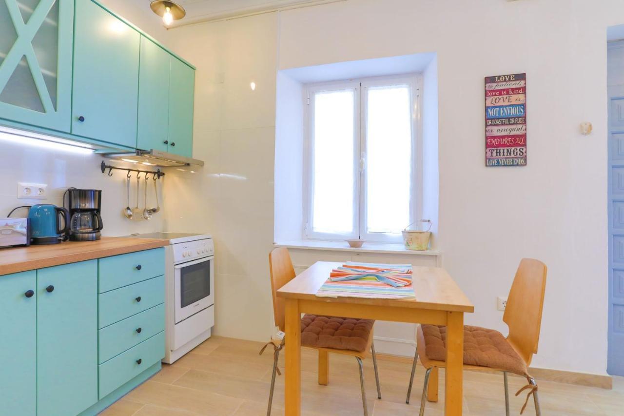 Apartment Kaminaki Beachfront