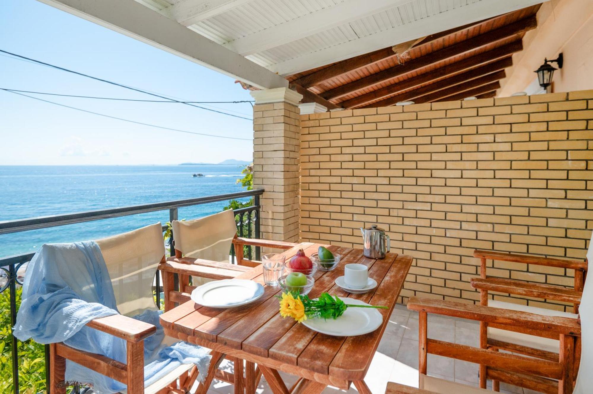 Kaminaki Beachfront Apartment Nisaki (Corfu)